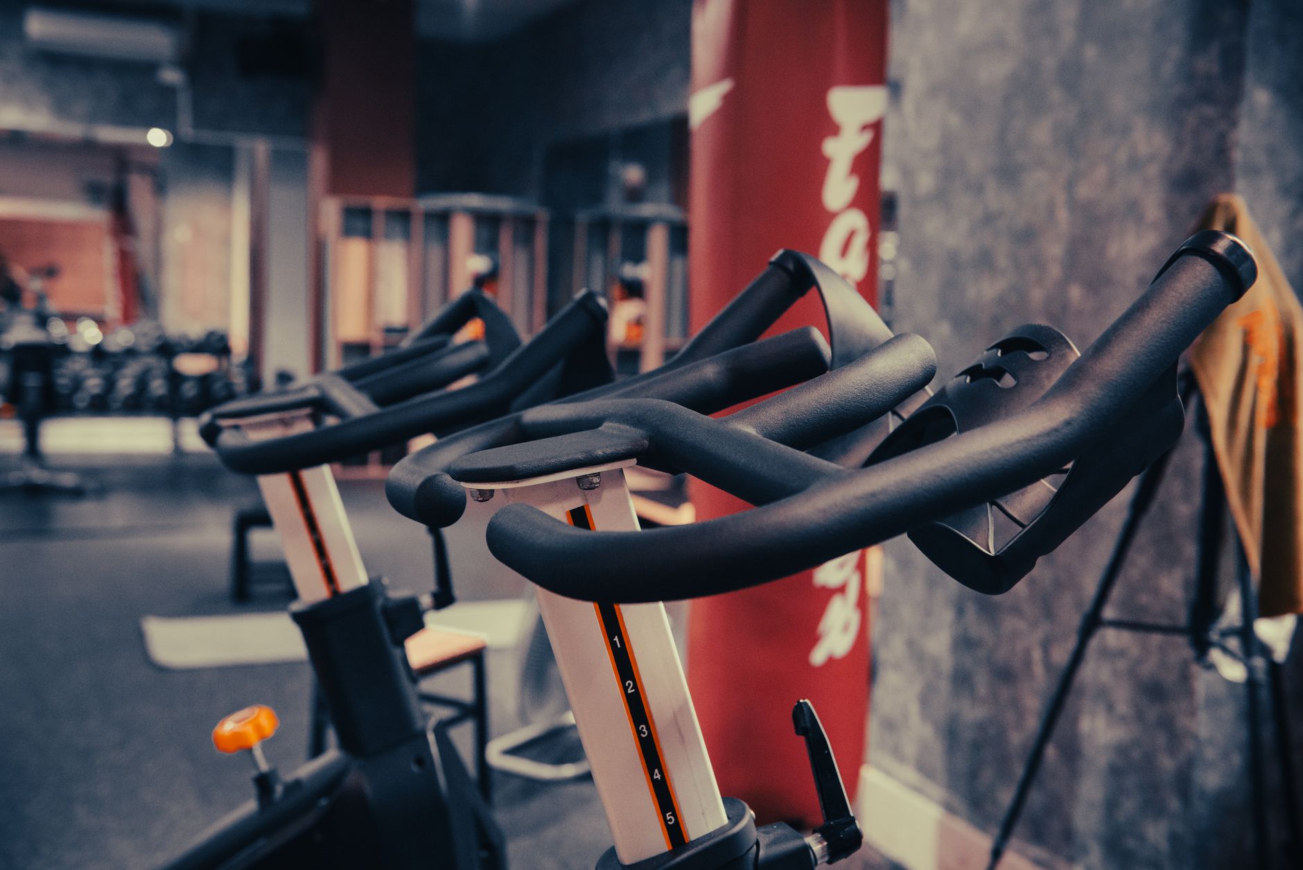 How to Set Up a Pain Cave: Fans, Mats, Sweat Management and Screens That Make Indoor Training Bearable